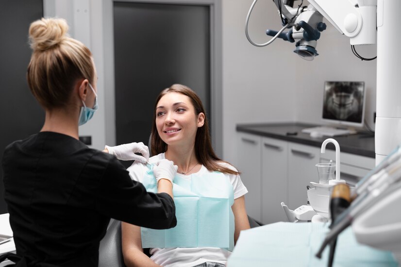 medium-shot-patient-dentist_23-2149164288